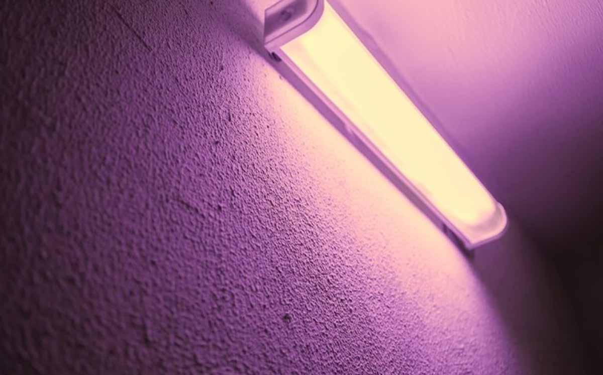UV Light Bulbs Installation