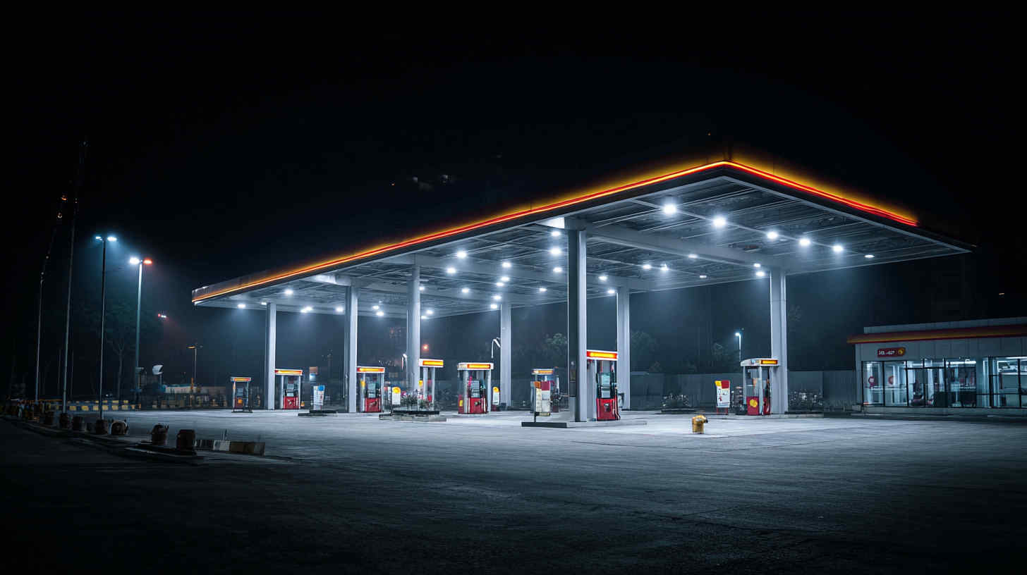 wide_shot_of_gas_station_with_both_canopy_and_pole_lights